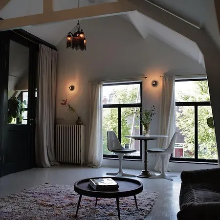 Boutique In Apartment *